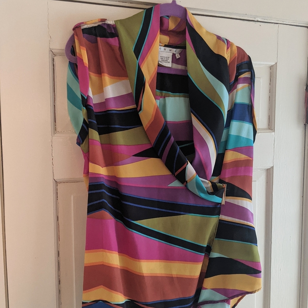 New Como multicolored silky sleeveless women's xl blouse.  Pretty